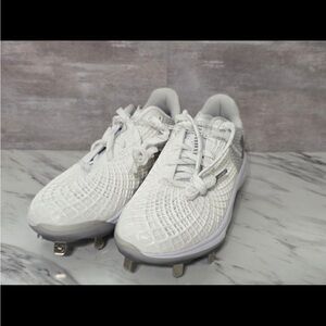 Under Armour Softball Metal Cleats White Women's Size 5.5 New, no tags or box